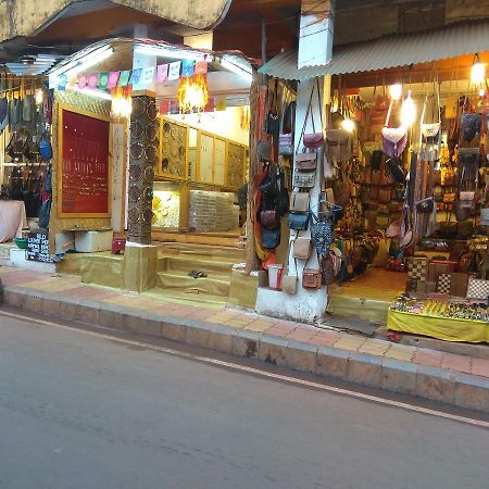 Radhabai Guest House 阿姆波尔 外观 照片