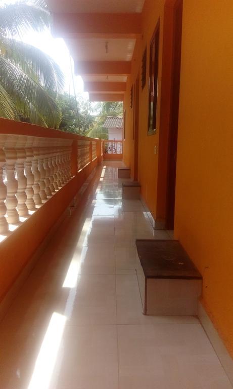 Radhabai Guest House 阿姆波尔 外观 照片