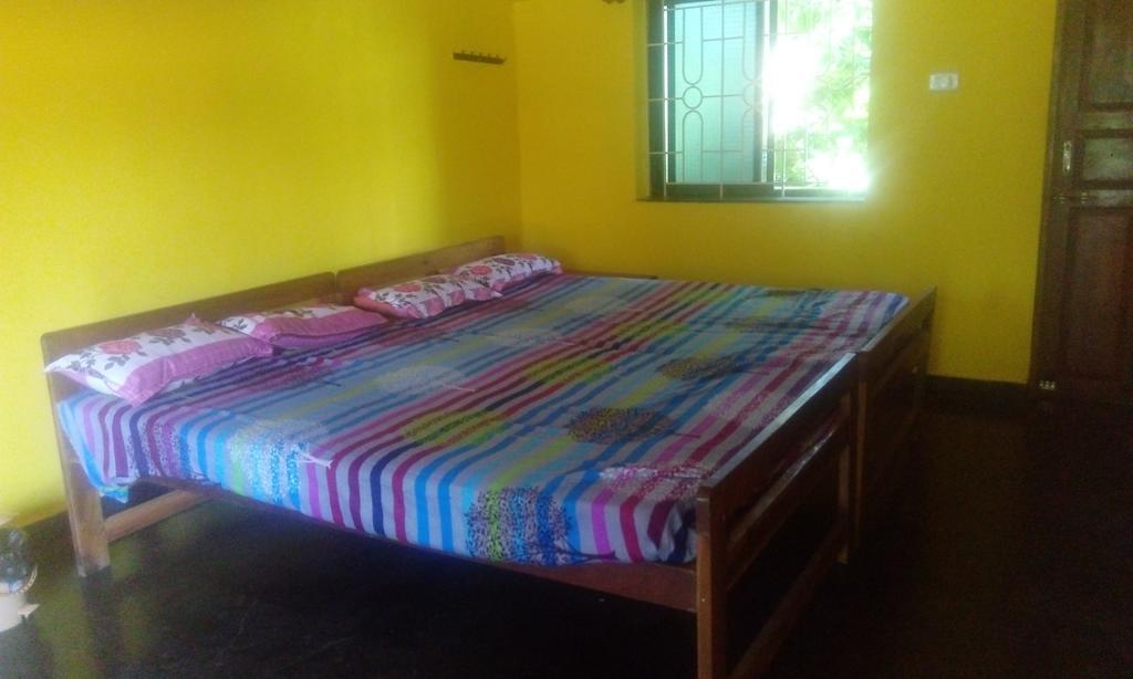 Radhabai Guest House 阿姆波尔 外观 照片